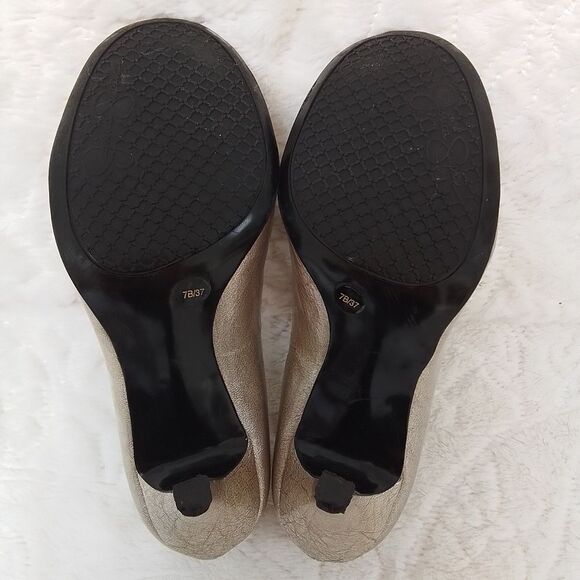 Jessica Simpson Gold Patent Leather Stilleto Pumps Shiny Metallic Closed Toe 7B - Picture 7 of 10